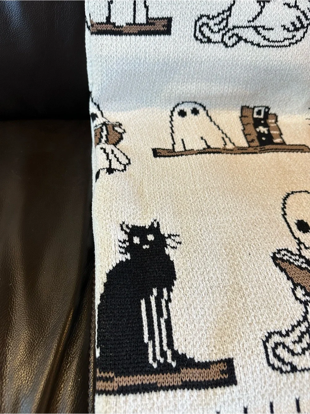 Goblin & Ghoul Ghost Reading Books Throw Blanket 50x70 Halloween Knit NWT